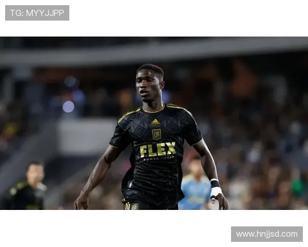 马马杜-法尔加入巴萨一线队训练 哈维重点关注其表现潜力